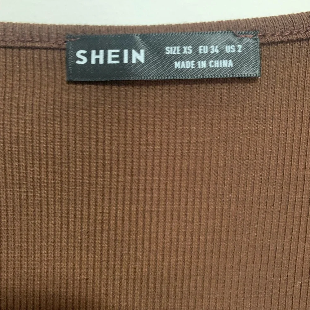 Women’s Low Cut Crop Top. Ribbed. Long sleeve. NWOT. XS - Picture 4 of 5